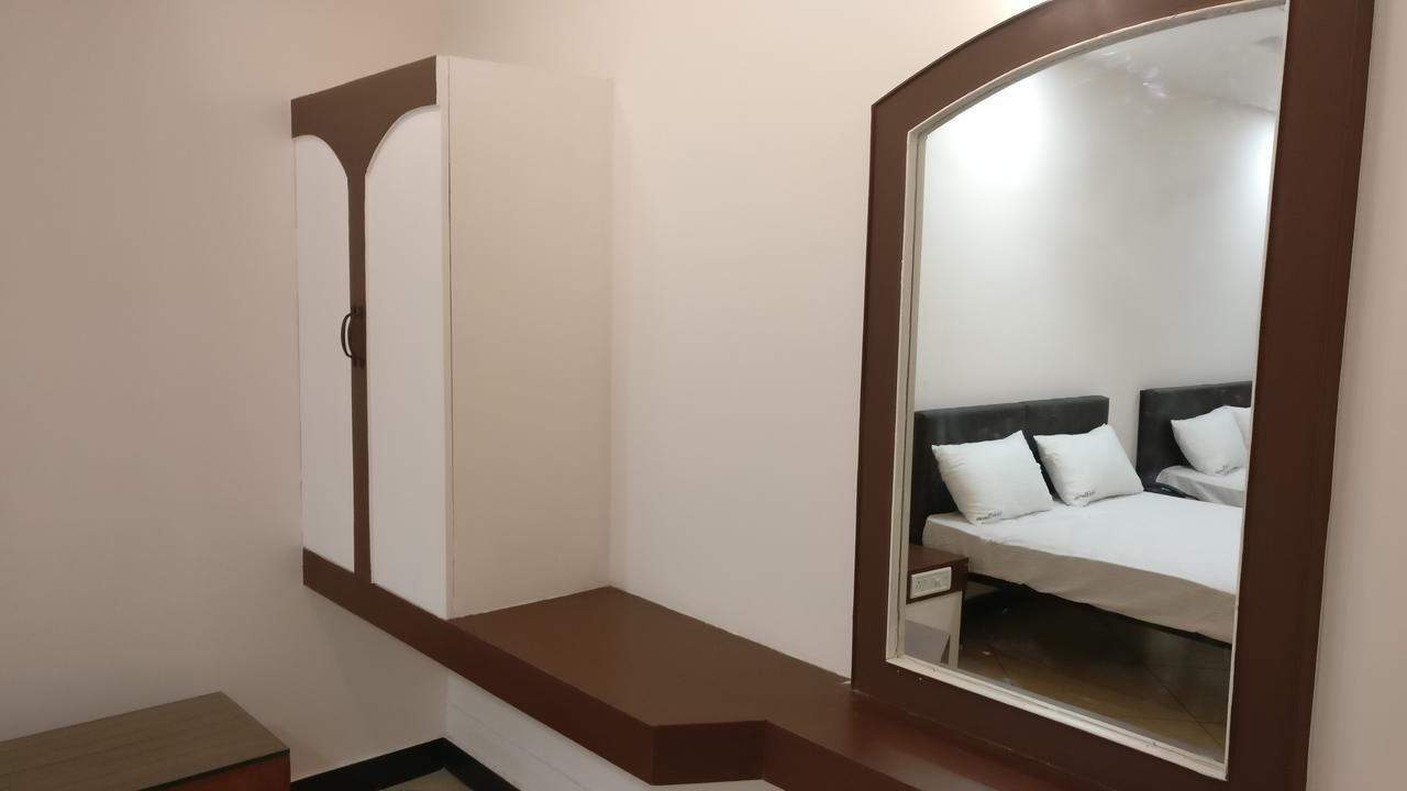 מלון מדוראי Ashok Bhavan מראה חיצוני תמונה